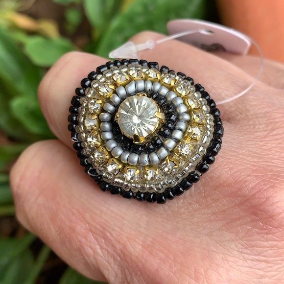 Black Beaded Rhinestone Stretch Ring - Picture 4 of 5